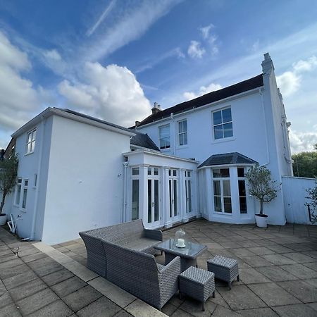 Willow House, Georgian Property In Shepperton Zewnętrze zdjęcie