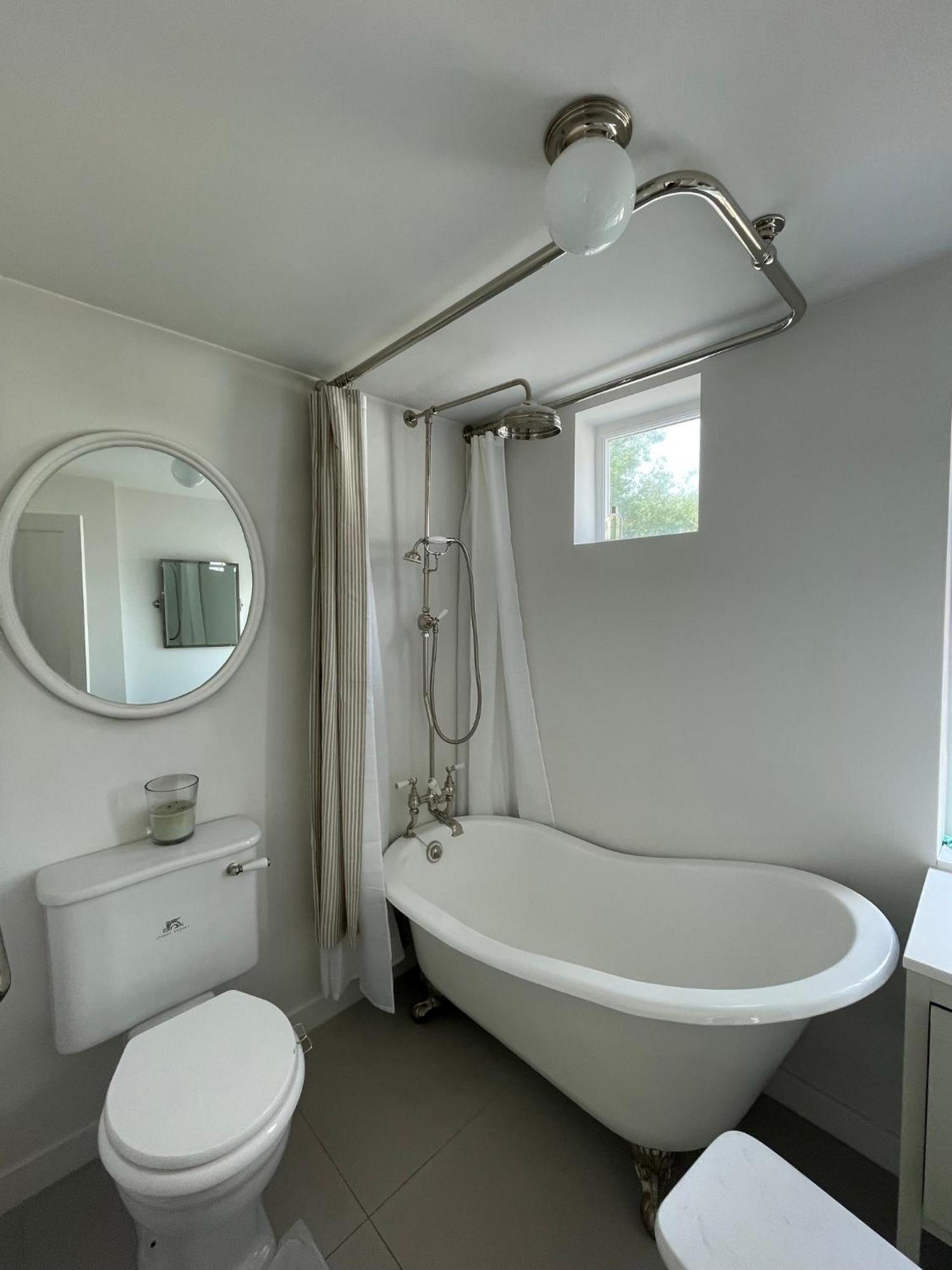 Willow House, Georgian Property In Shepperton Zewnętrze zdjęcie