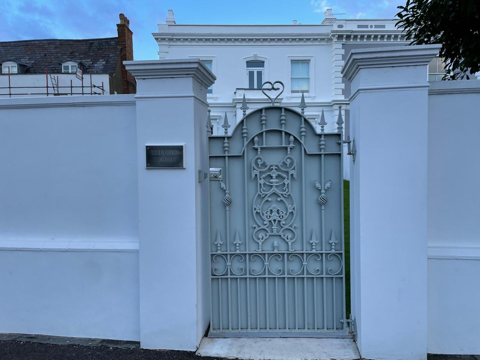 Willow House, Georgian Property In Shepperton Zewnętrze zdjęcie